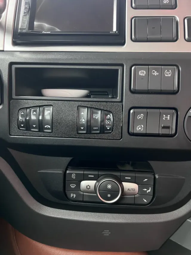 FIGURINE DAF 106 XF E6 Bedieneinheit Schalterpanel