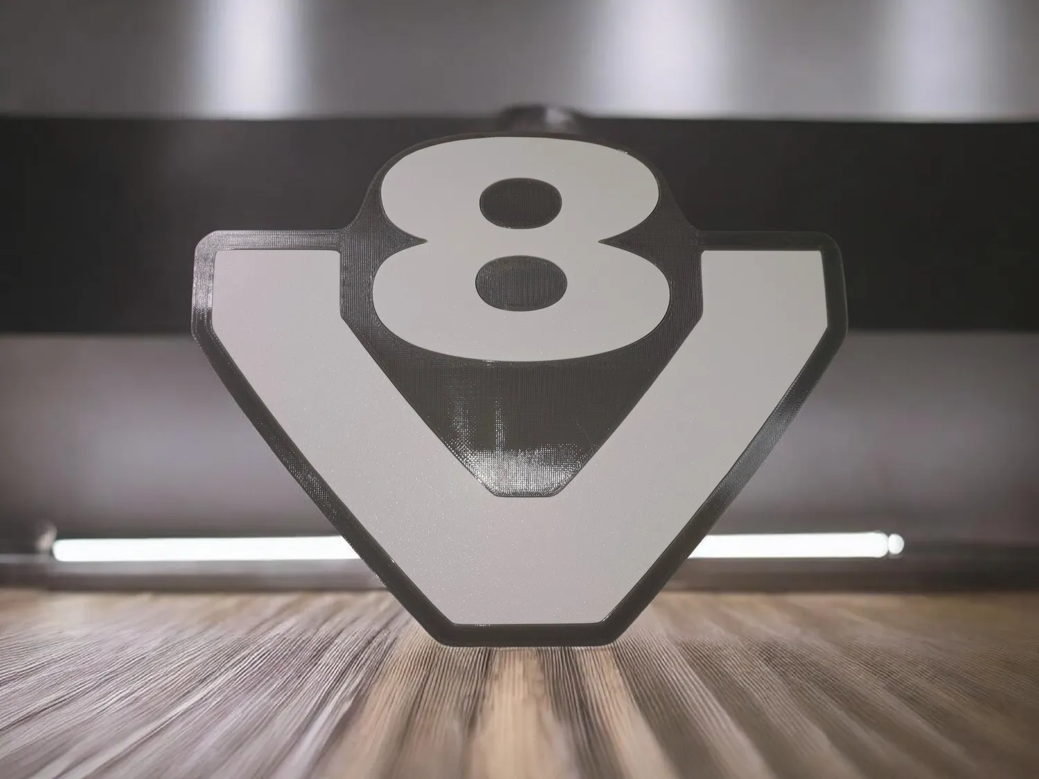 FIGURINE V8 Deko-Logo Premium
